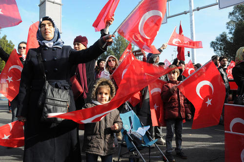 تظاهرات در شهر دیاربکر ترکیه در محکومیت حملات تروریستی هفته اخیر در استانبول و قیصریه