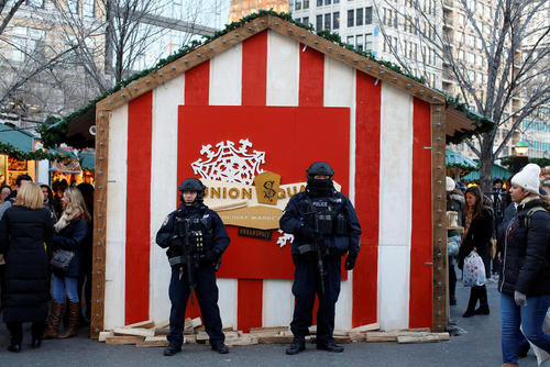 تشدید تدابیر امنیتی در بازار کریسمس شهر نیویورک همزمان با حمله به بازار کریسمس شهر برلین