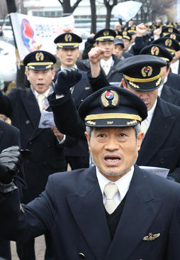 آغاز اعتصاب 10 روزه خلبانان شاغل در خطوط هوایی کره جنوبی با درخواست افزایش دستمزد - سئول