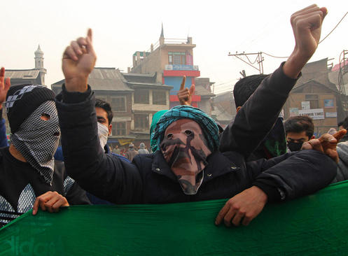تظاهرات بر ضد هند پس از نماز جمعه در کشمیر