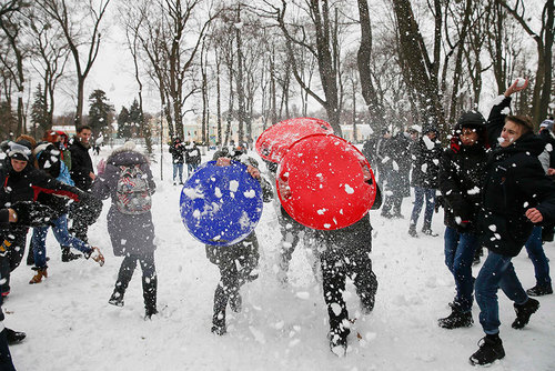 برف بازی جوانان در شهر کی یف اوکراین