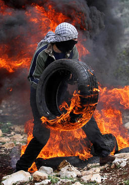 اعتراضات هفتگی جوانان فلسطینی علیه اسراییل در کرانه غربی 
