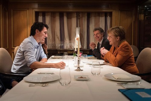 شام مشترک صدر اعظم آلمان با نخست وزیر کانادا در هتل 