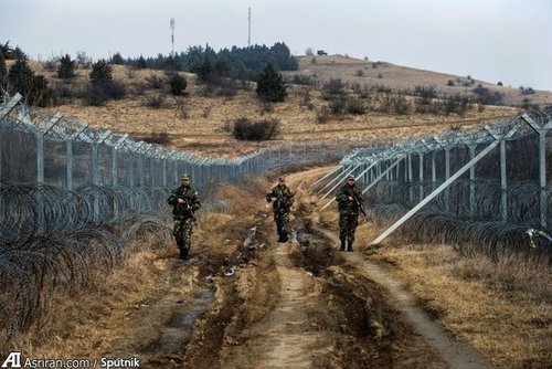 دیوار مرزی بین مقدونیه ویونان نیز در پی مناقشات طرفین، همچنین به منظور جلوگیری از ورود پناهجویان، تحت کنترل است.