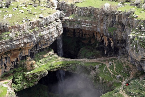  آبشار بتر در لبنان 