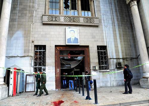 ساختمان وزارت دادگستری سوریه پس از حمله انتحاری روز چهارشنبه . در این حمله 43 نفر کشته و 105 نفر زخمی شدند – دمشق