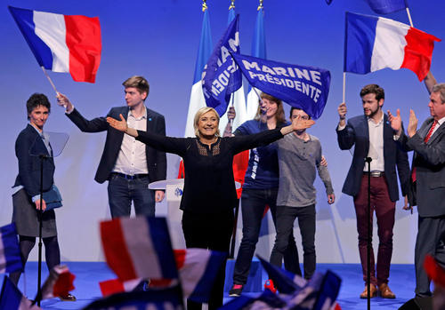 سخنرانی مارین لوپن نامزد راستگرای انتخابات ریاست جمهوری فرانسه در جمع حامیانش در شهر متز فرانسه