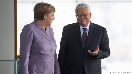 سفر محمود عباس رئیس دولت فلسطین به برلین و دیدار با آنگلا مرکل صدراعظم (نخست وزیر) آلمان