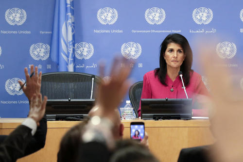 نیکی هیلی سفیر آمریکا در سازمان ملل در نشست خبری در مقر این سازمان به مناسبت تحویل ریاست دوره ای - ماهانه شورای امنیت به آمریکا