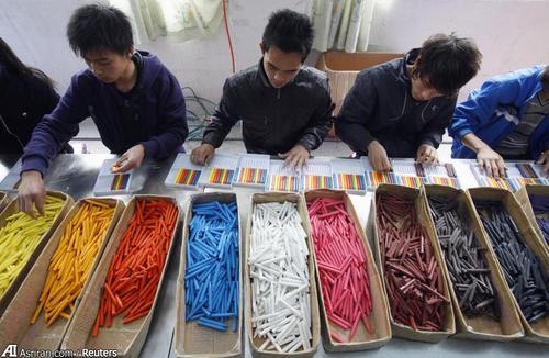 کارخانه تولید مداد رنگی