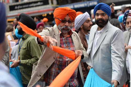 گردهمایی 7 هزار نفری سیک های هندی در میدان تایمز نیویورک در روز عمامه هندی