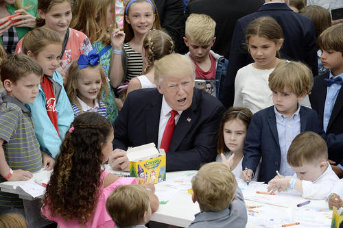 وقت گذرانی ترامپ با کودکان در همان برنامه – کاخ سفید