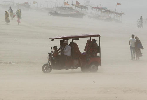 طوفان و گرد و غبار در الله آباد، هند