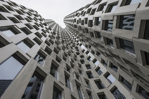 نمای منحنی یک ساختمان 118 متری در برلین آلمان