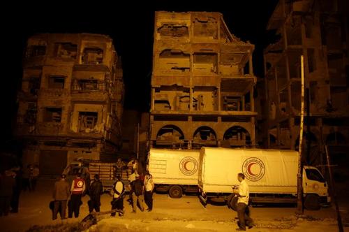 رسیدن محموله های کمکی غذایی و دارویی به مناطق تحت تسلط مخالفان مسلح حکومت سوریه در شهر دوما