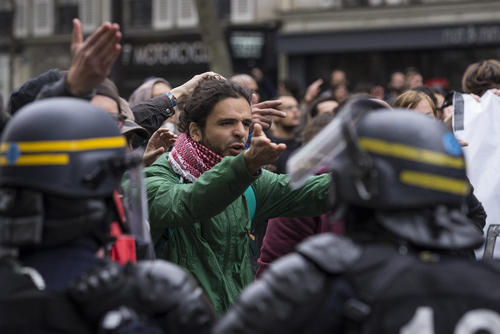 اعتراضات علیه نتیجه انتخابات ریاست جمهوی فرانسه – پاریس