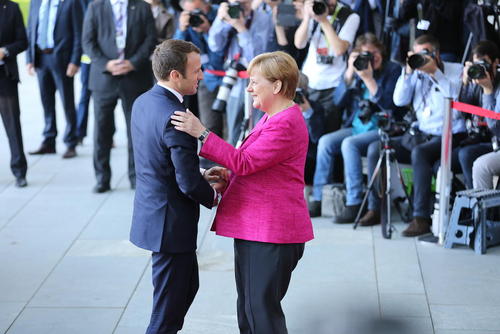  نخستین سفر خارجی امانوئل ماکرون رییس جمهور جدید فرانسه به برلین و دیدار با آنگلا مرکل صدراعظم آلمان