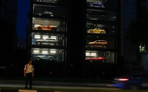افتتاح یک برج 15 طبقه ارایه و عرضه خودروهای لوکس در سنگاپور