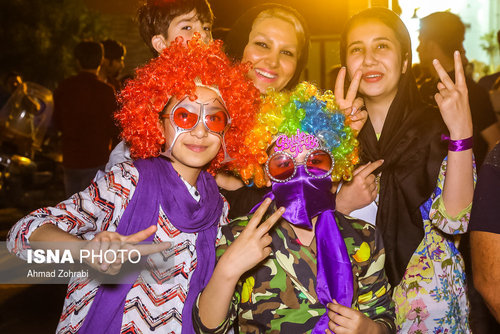 جشن و شادی مردم قم برای پیروزی روحانی