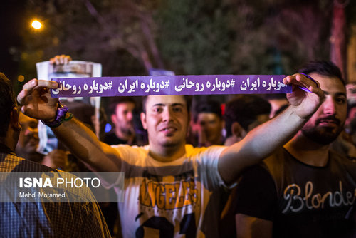 شادی مردم قزوین پس از پیروزی روحانی در انتخابات