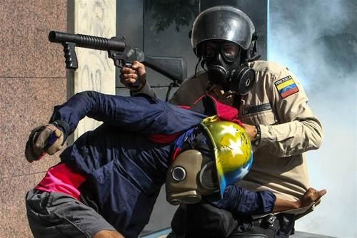 تظاهرات اعتراضی بر ضد حکومت ونزوئلا – کاراکاس