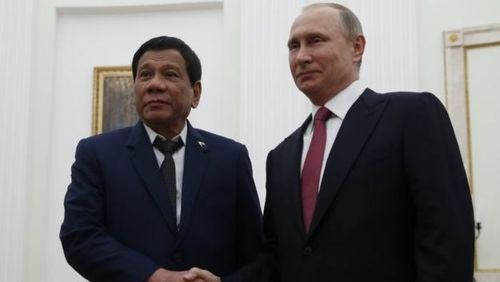 رودریگو دوترته رئیس جمهور فیلیپین در دیدار با ولادیمر پوتین رئیس جمهور روسیه