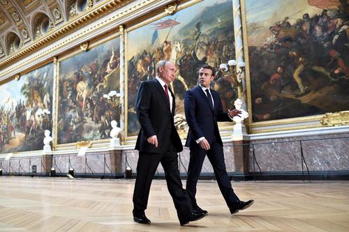 دیدار روسای جمهور فرانسه و روسیه در کاخ ورسای در حومه پاریس