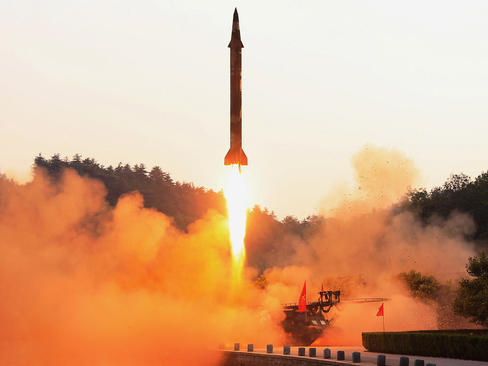 عکس خبرگزاری رسمی کره شمالی از پرتاب آزمایشی اخیر موشک بالستیک هدایت شونده این کشور