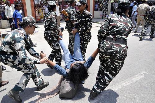 دستگیری فعالان و اعضای حزب کمونیست هند در پی یک تظاهرات بر ضد افزایش قیمت ها در ایالت گواهاتی هند