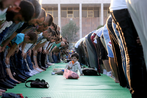 نماز عید فطر در شهر تیرانا پایتخت آلبانی