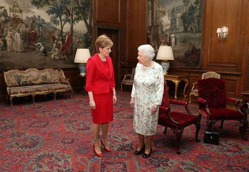 دیدار ملکه بریتانیا با وزیر اول اسکاتلند در ادینبورگ اسکاتلند