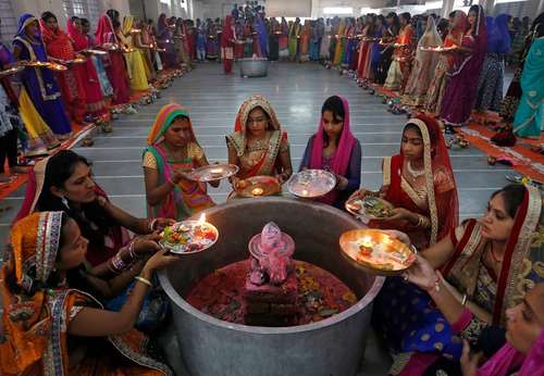 جشنواره آیینی هندوها در احمد آباد هند