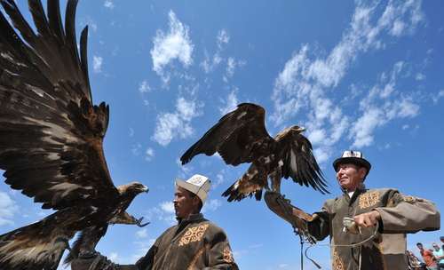 جشنواره سنتی شکارچیان در قرقیزستان