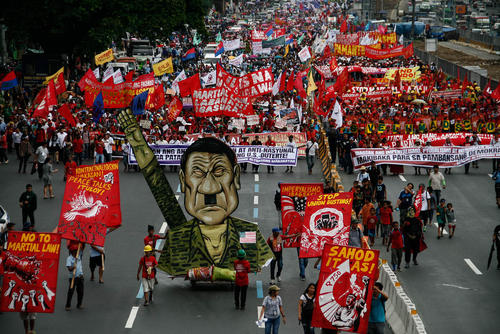 تظاهرات مخالفان رییس جمهور فیلیپین