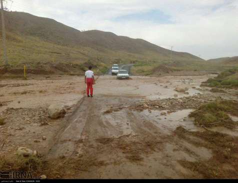 جاری شدن سیل در برخی از روستاهای خراسان شمالی
