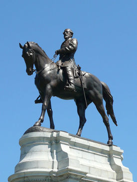 مجسمه ژنرال رابرت ئی لی از فرماندهان جبهه جنوب در جنگ های داخلی آمریکا