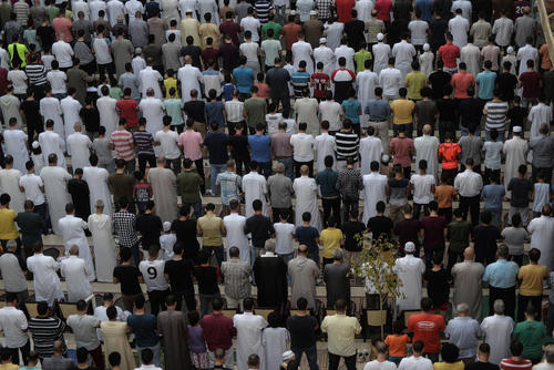 نماز عید قربان در مسحد ابوبکر صدیق در شهر قاهره