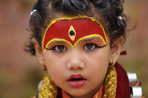 جشنواره کوماری ها – الهه های مونث نابالغ - در شهر کاتماندو نپال