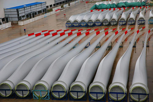 تیغه های توربین های بادی در کارخانه ای در شهر نانتونگ در استان شرقی 