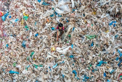 زباله گردی در شهر داکا بنگلادش