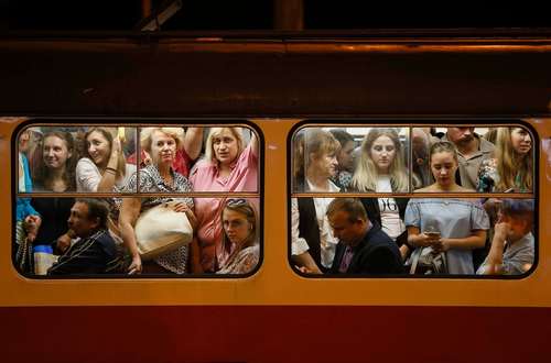 ساعت شلوغی سیستم حمل و نقل عمومی در شهر کی یف اوکراین