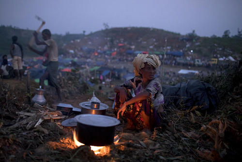 خانواده پناهجوی مسلمان میانماری در اردوگاه 