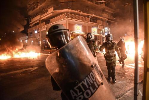 تظاهرات ضد فاشیست ها در جزیره پیرائوس یونان در پی قتل 