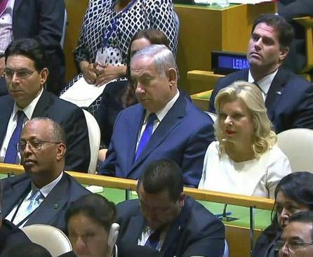 حضور نتانیاهو نخست‌وزیر اسرائیل و همسرش سارا در سالن مجمع عمومی سازمان ملل هنگام سخنرانی  ترامپ