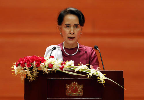 سخنرانی عمومی خانم آنگ سان سوچی رهبر میانمار. او در این سخنرانی نقض حقوق بشر در استان راخین میانمار را محکوم و وعده برخورد با ناقضان قانون را داد.