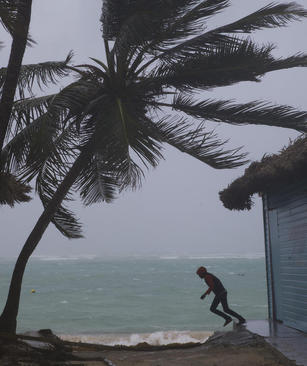 وزش بادهای شدید ناشی از توفان ماریا در جمهوی دومینیکن