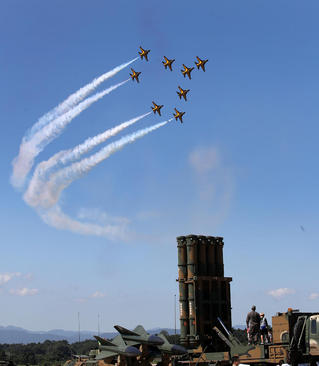 پرواز تیم آکروباتیک نیروی هوایی ارتش کره جنوبی موسوم به 