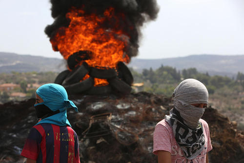 اعتراضات هفتگی ضد اسراییلی جوانان فلسطینی در شهر نابلس در کرانه غربی رود اردن