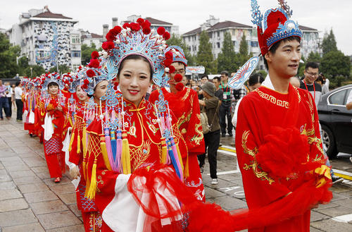 ازدواج گروهی 21 زوج چینی در شانگهای