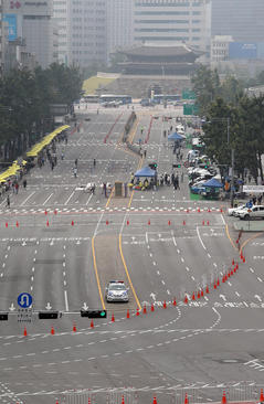 بستن خیابان های مرکزی شهر سئول به روی تردد خودروها در روز بدون خودرو 